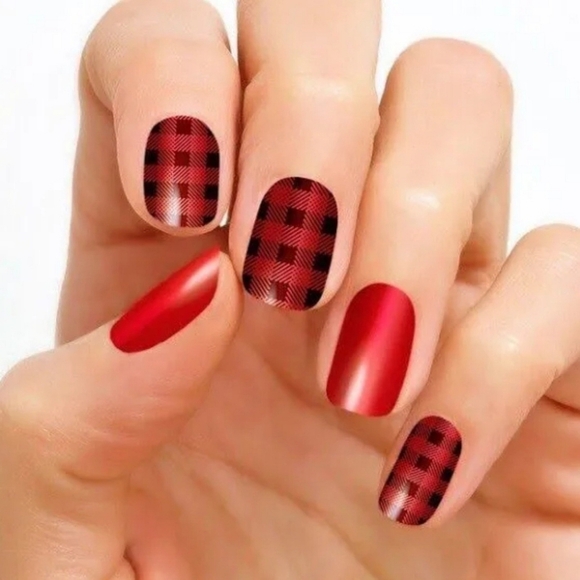 Color Street Real Nail Polish Strips Good Girls Gone Plaid - Picture 3 of 3